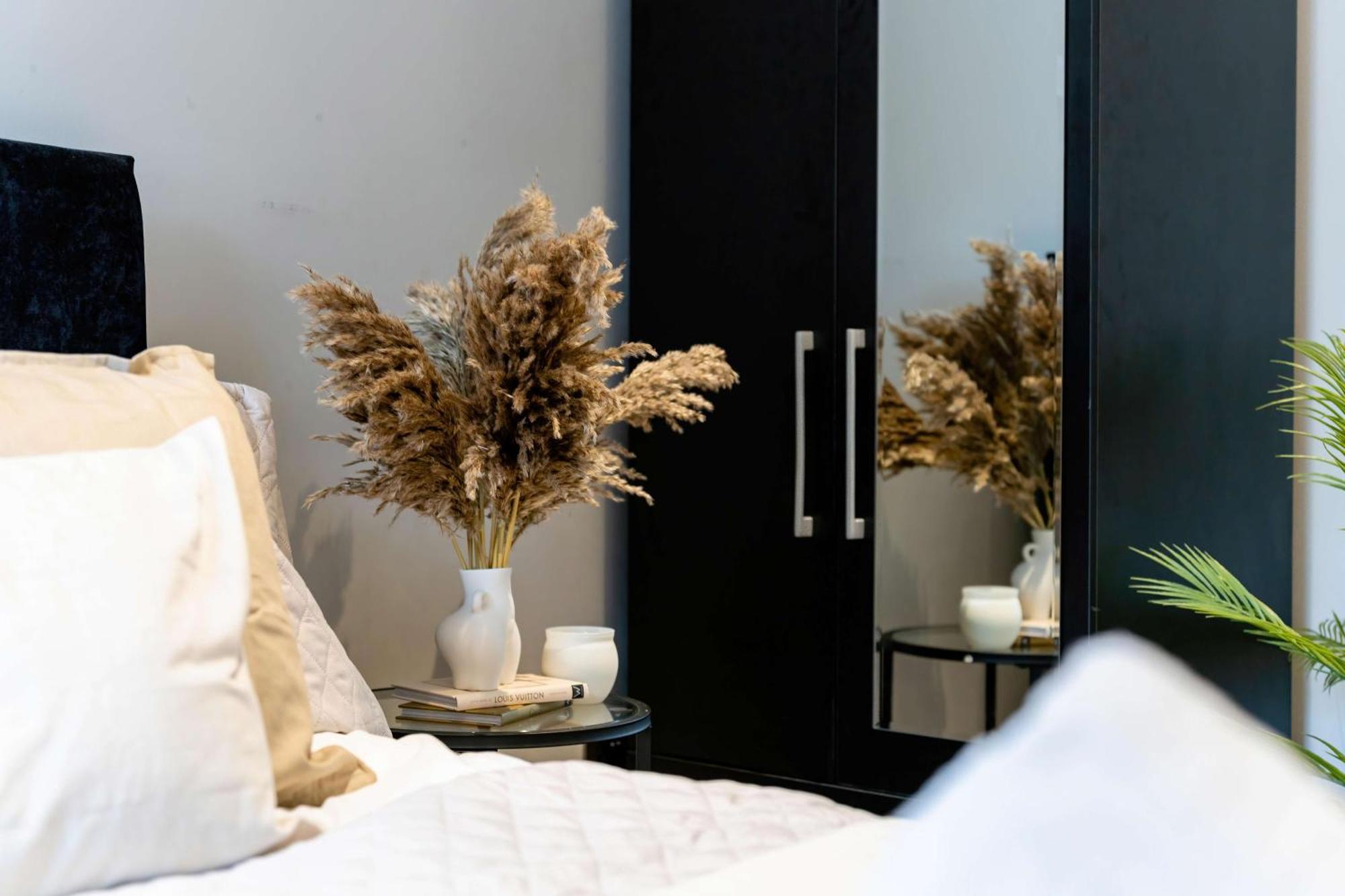 Camden Coach House By Livestay Short Lets & Serviced With Terrace Retreat & Parking Сasa de vacaciones