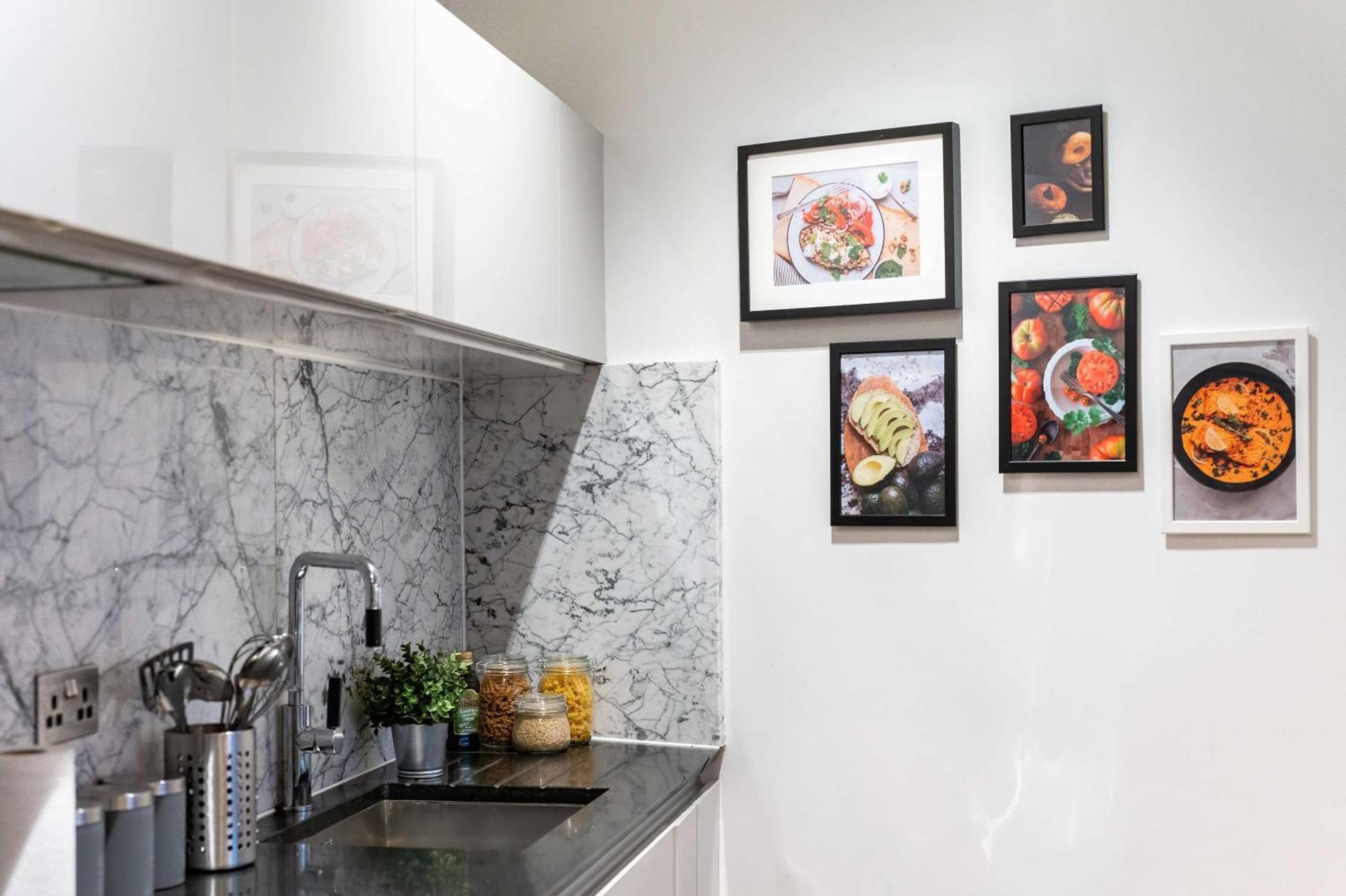 Сasa de vacaciones Camden Coach House By Livestay Short Lets & Serviced With Terrace Retreat & Parking