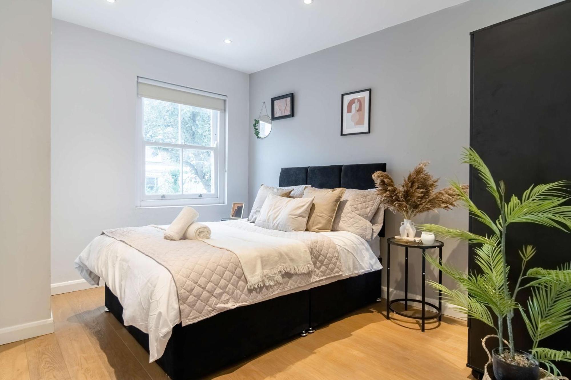 Сasa de vacaciones Camden Coach House By Livestay Short Lets & Serviced With Terrace Retreat & Parking Londres