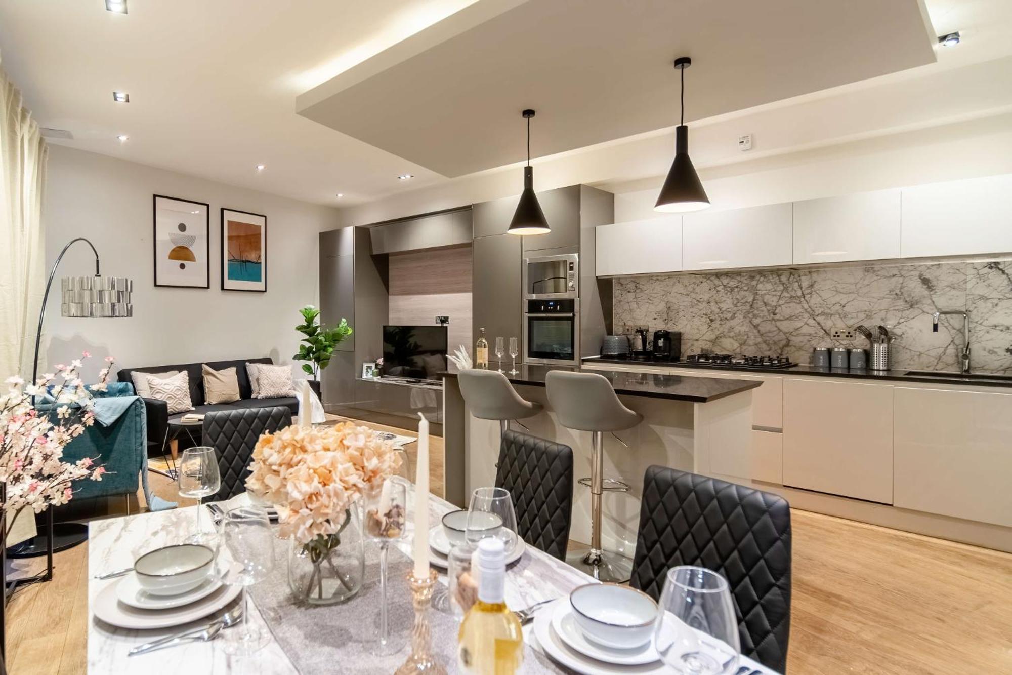 Camden Coach House By Livestay Short Lets & Serviced With Terrace Retreat & Parking * London