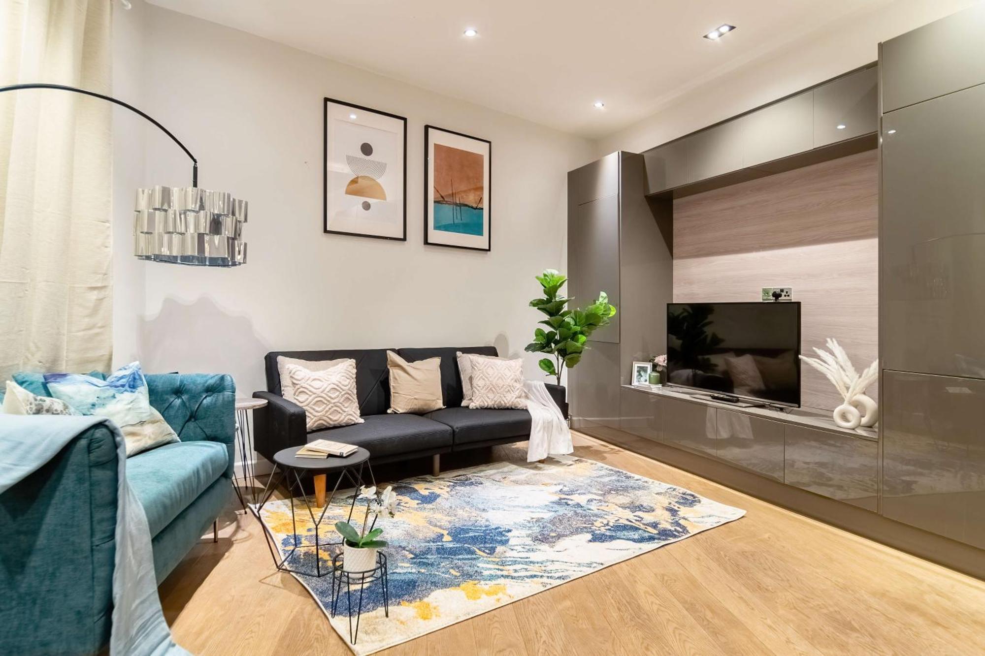 Camden Coach House By Livestay Short Lets & Serviced With Terrace Retreat & Parking Сasa de vacaciones